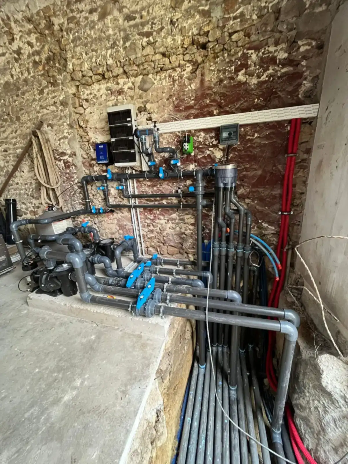 Local technique repris dans un sous-sol ancien